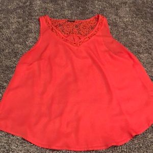 Sleeveless flows shirt